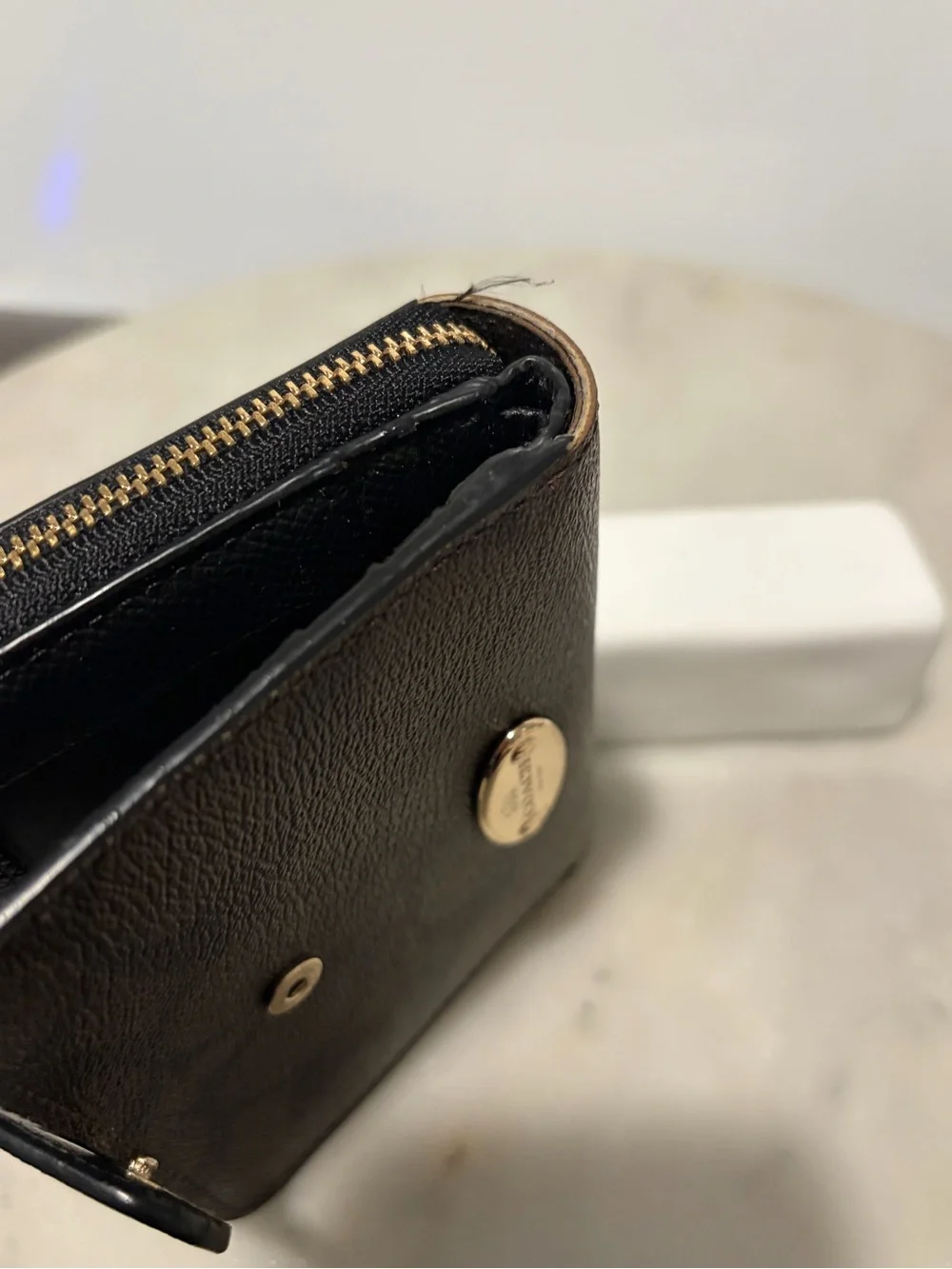Coach Signature Zip-Around Women's Wallet Brown Gold Logo Accents Credit Card